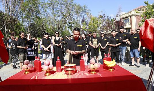 《二龍湖浩哥之江湖學(xué)院》開(kāi)機(jī) 全新故事續(xù)經(jīng)典